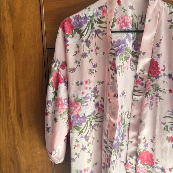 Amazon Pink Floral Satin Kimono - Picture 13 of 15